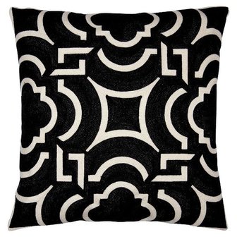 Gate-Noir-by-GreenGate-Cushion-Black-embroidery-all-over