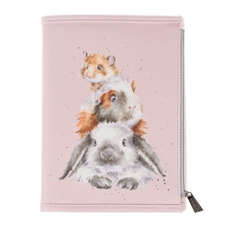 Wrendale_Design_Notebook_Wallet_Roze_Cavia_Piggy_in_the_middle