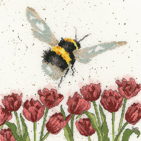 BORDUURPAKKET HANNAH DALE FLIGHT OF THE BUMBLE BEE - BOTHY THREADS BORDUURPAKKET HANNAH DALE FLIGHT OF THE BUMBLE BEE - BOTHY THREADS