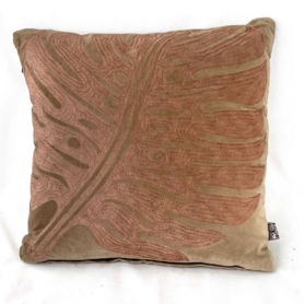 Dekokissen Pinelake Lodge - Samt | taupe | Colmore by Diga Dekokissen Pinelake Lodge - Samt | taupe | Colmore by Diga